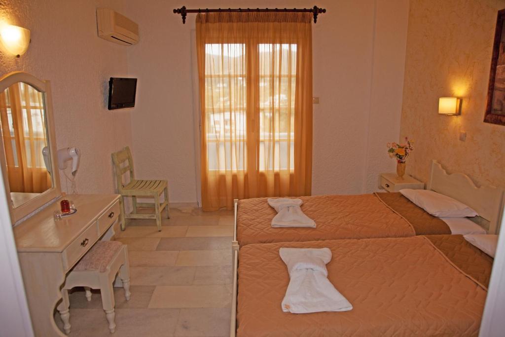 St.George Valsamitis Hotel Katápola Buitenkant foto