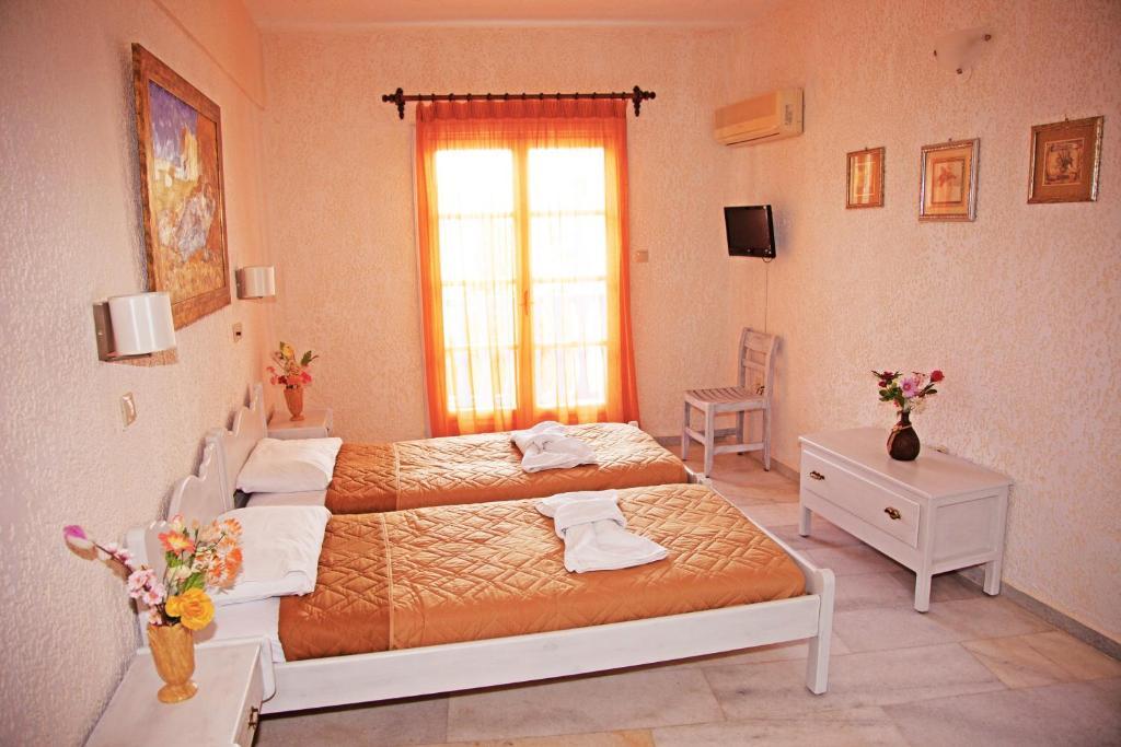 St.George Valsamitis Hotel Katápola Buitenkant foto