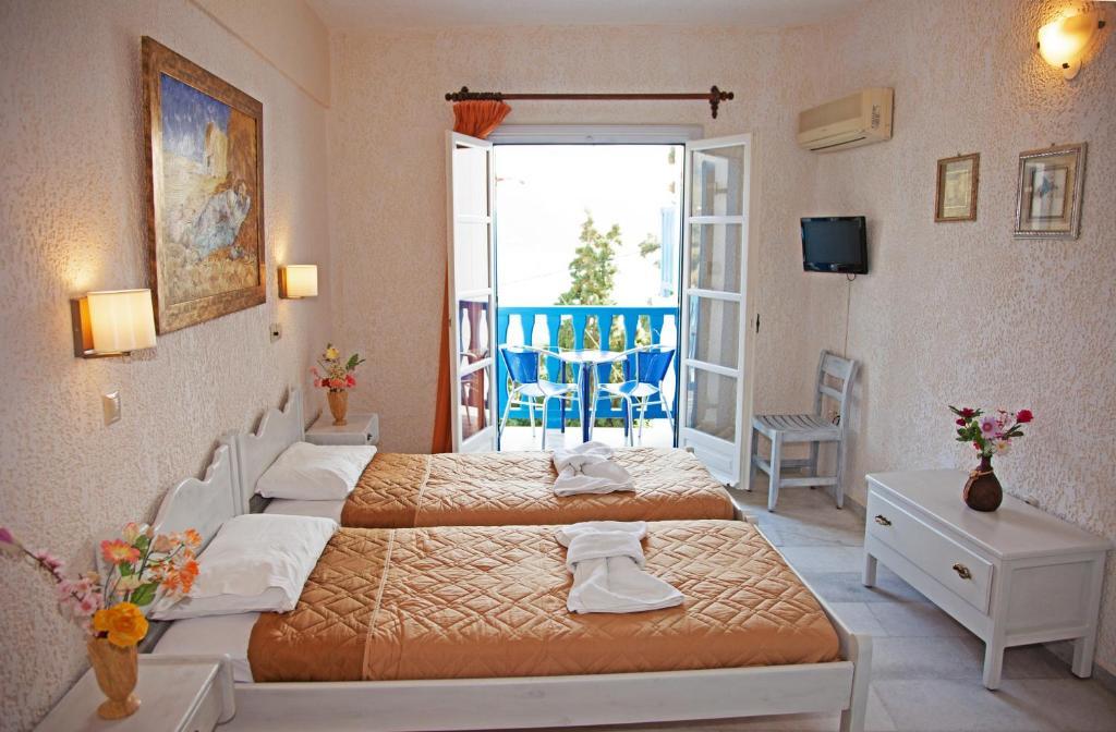 St.George Valsamitis Hotel Katápola Buitenkant foto