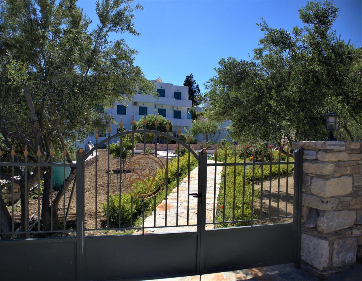 St.George Valsamitis Hotel Katápola Buitenkant foto